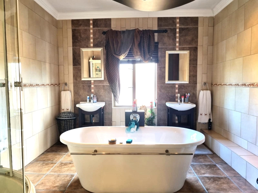 4 Bedroom Property for Sale in Winterhoek Park Eastern Cape